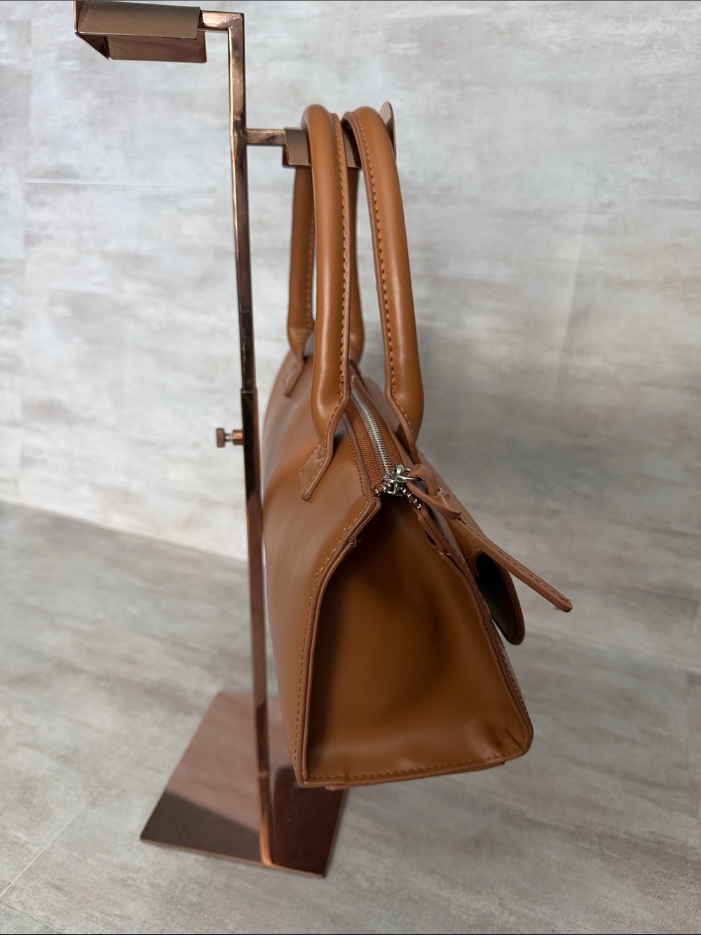 Rachel Zoe - east west Top-Handle Bag with Front Flap Pockets - Picture 5 of 12